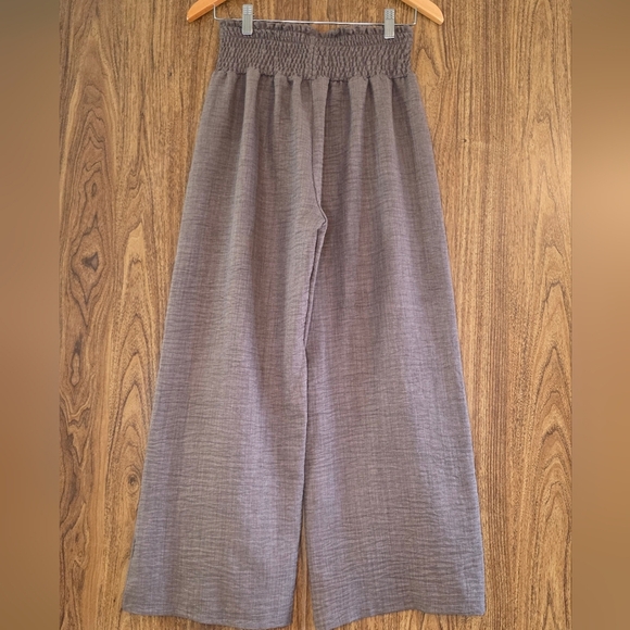 Chic Wide-Leg Pants in Charcoal - Picture 3 of 8